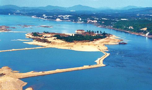 
	�� 1980��� �� ���� ä���۾��� ���� ���� ������. ���� ä�밡 ���� 1995�⿣ ���� ������ �������. /�ϳ��� ����
