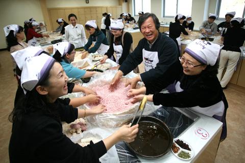 
	��õ�� ����� ������� ���� ���� �Ѱ� ���� �����(��) ����� �Բ����Ѱ��������� ������ ����� �ִ�. /��Ǽ� �������� kimkahns@chosun.com
